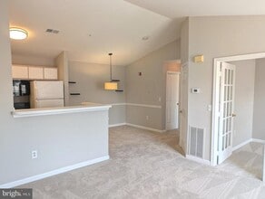 Building Photo - 673 Constellation Square SE