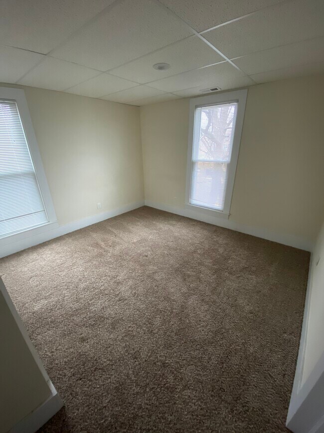 Building Photo - 138 E Kansas Ave Apt. A