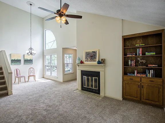 Building Photo - 1014 Stones Throw Dr NW