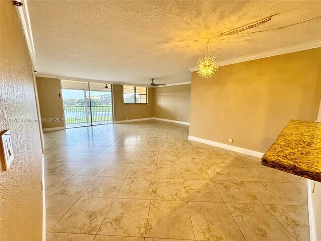 Building Photo - 3100 W Rolling Hills Cir