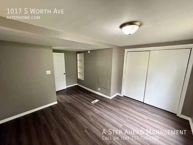 Building Photo - 1017 S Worth Ave