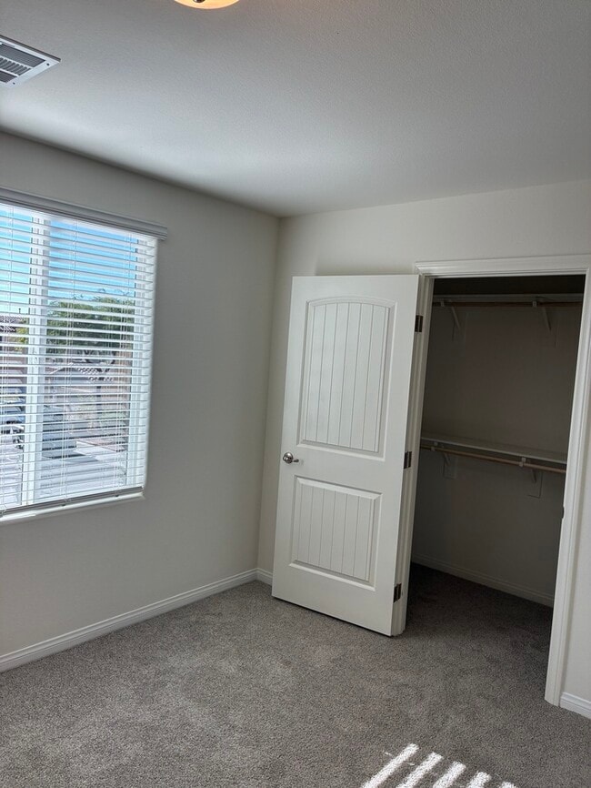 Building Photo - Beautiful 4 Bedroom Home in Southwest Vegas!