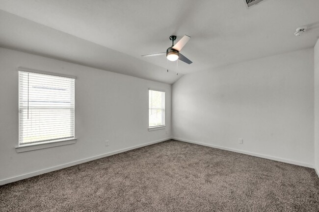 Building Photo - 647 Delicate Arch Dr