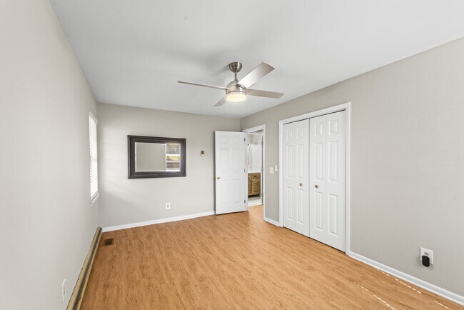 Building Photo - 4421 Jacobs Dr SW