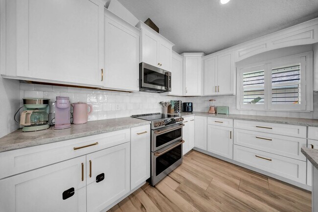 Building Photo - 555 S Gulf Dr
