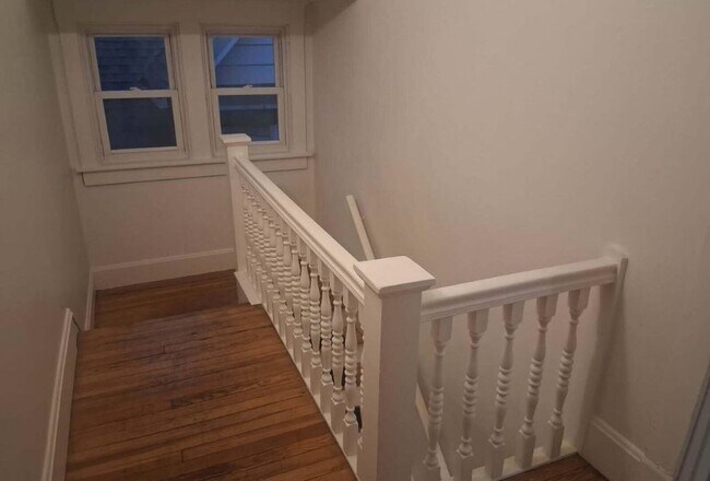 Building Photo - 247 N Main St