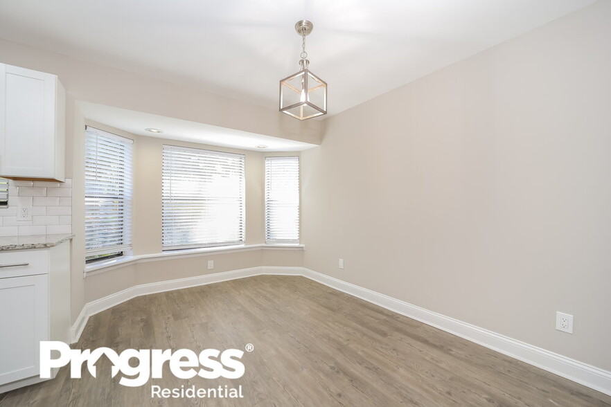 Building Photo - 10802 Naples Ct S