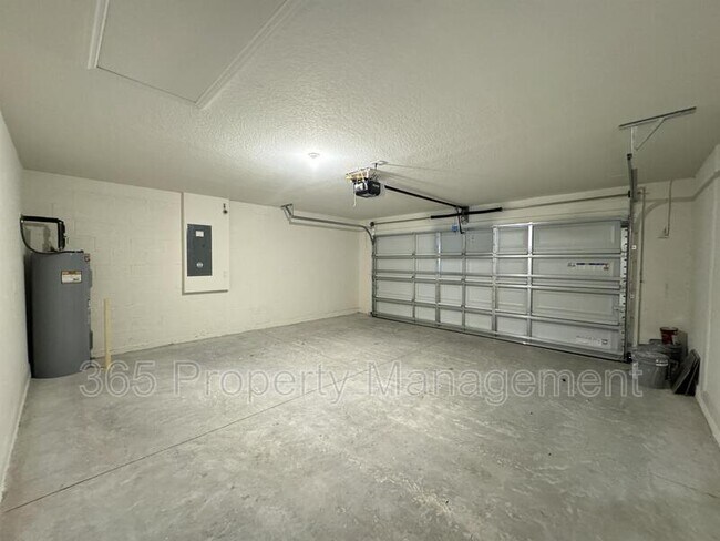 Building Photo - 11505 Timber Grv Ln