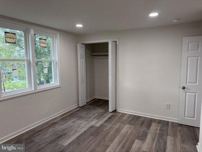 Building Photo - 1235 Elson Rd