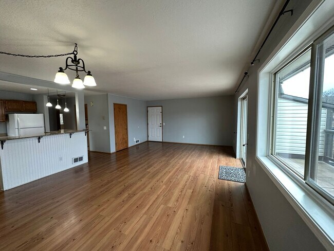 Building Photo - 2495 Wasco St