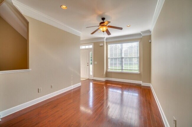 Building Photo - Spacious Lenox Village Townhouse: 3 Beds, ...