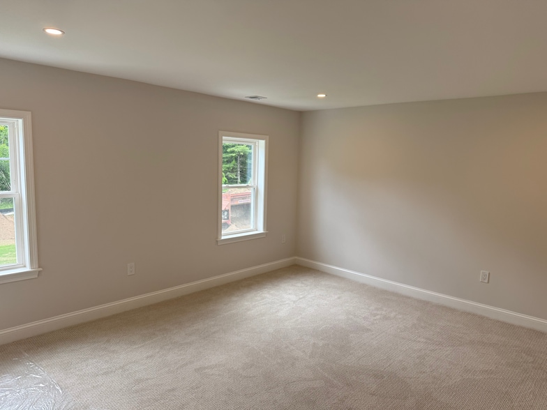 Building Photo - 2 Whitman Cir