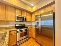 Building Photo - Delightful And Quiet Junior 1 BD Condo In ...