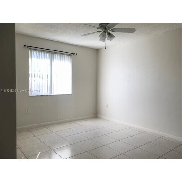 Building Photo - 10525 SW 77th Ct