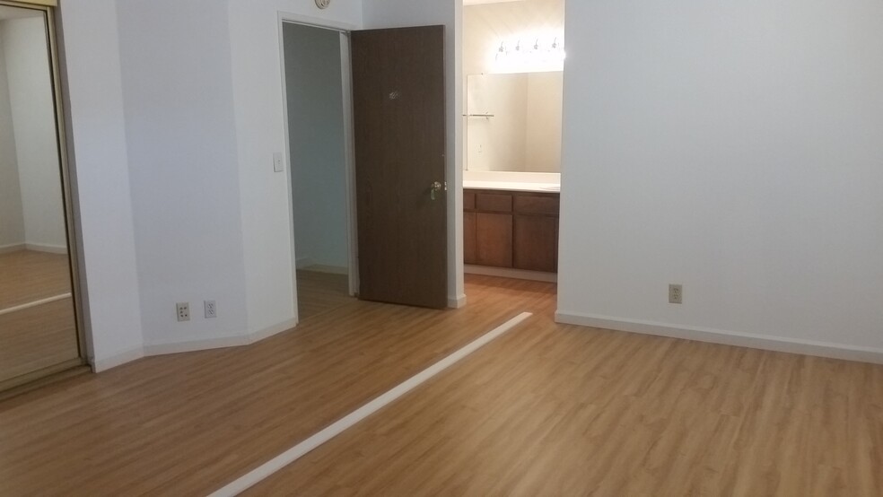 Building Photo - 170 Mohave Ter