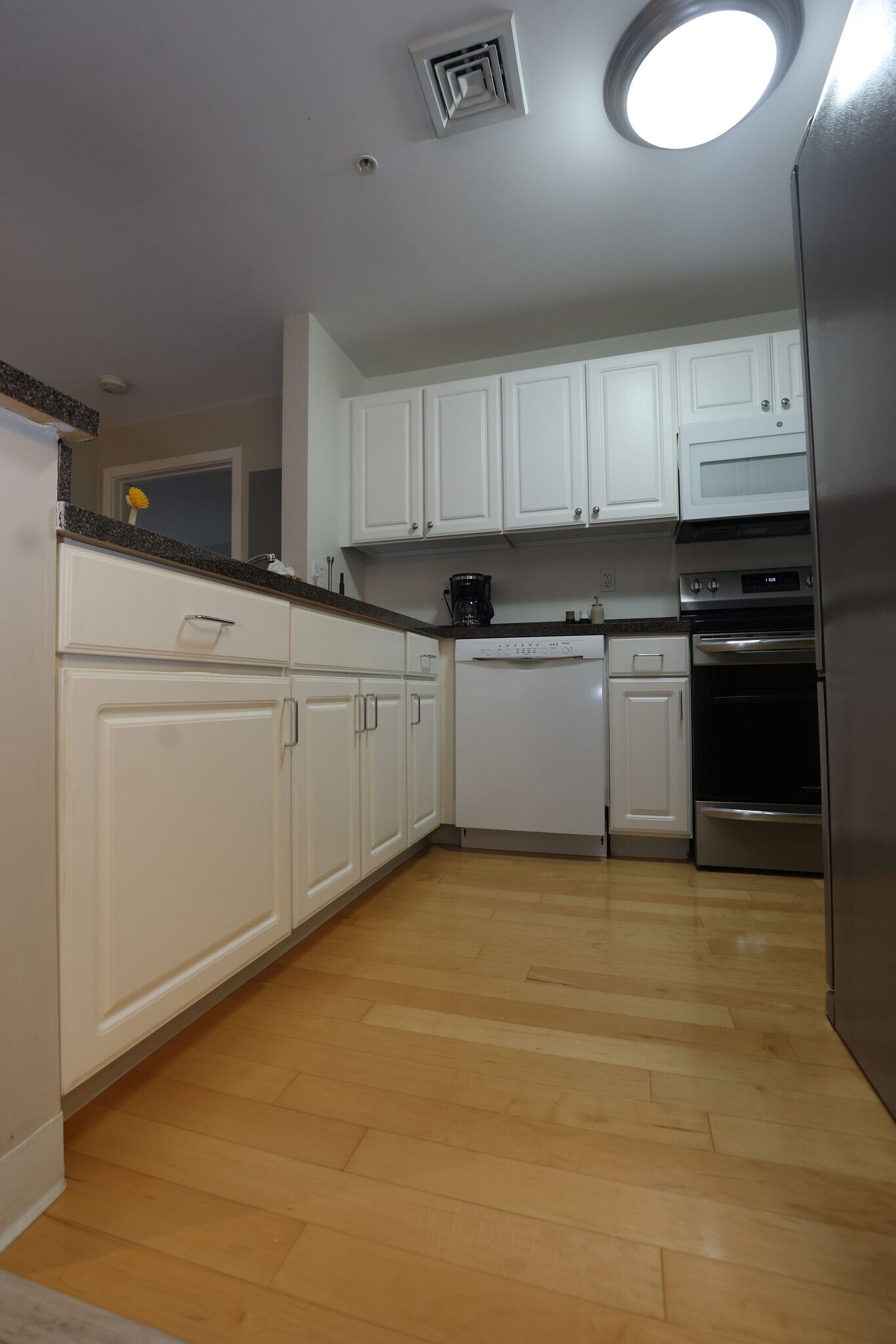 Building Photo - 30 Franklin St