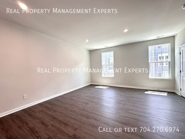 Building Photo - 1305 May Apple Dr