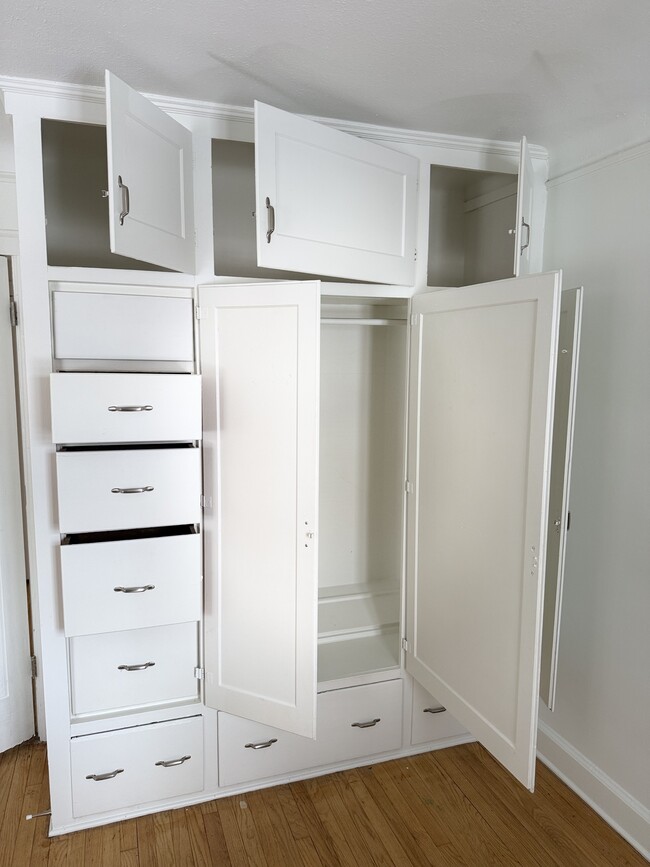 Building Photo - 17612 Prairie St