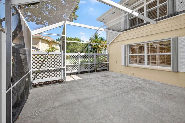 Building Photo - 4204 Roxbury Ct