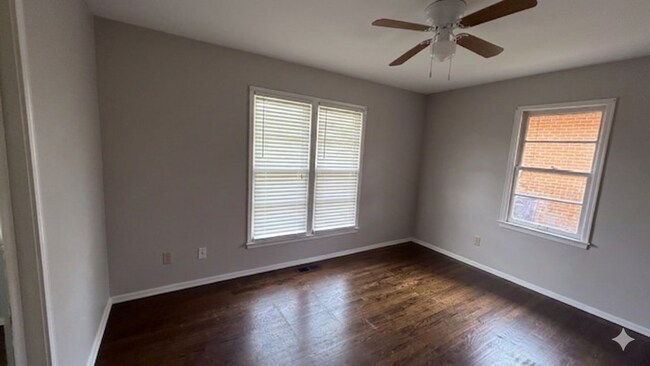 Building Photo - Welcoming 2-Bedroom Home with Expansive Backyard