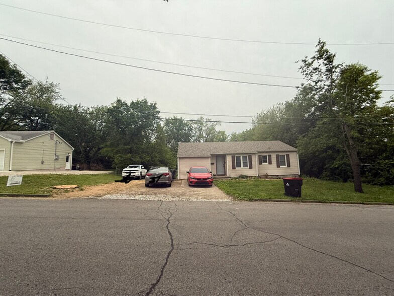 Primary Photo - 206 Hillcrest Dr