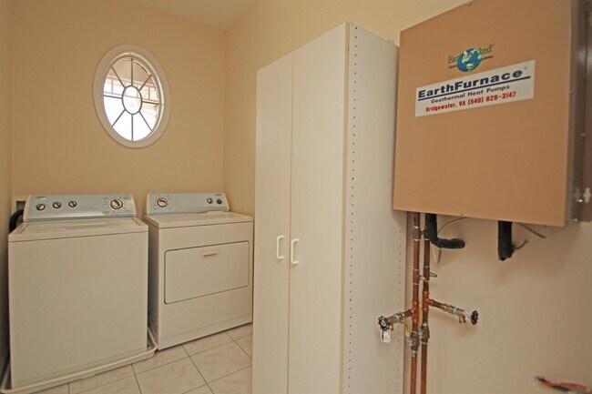 Building Photo - 17888 Mountain Valley Rd