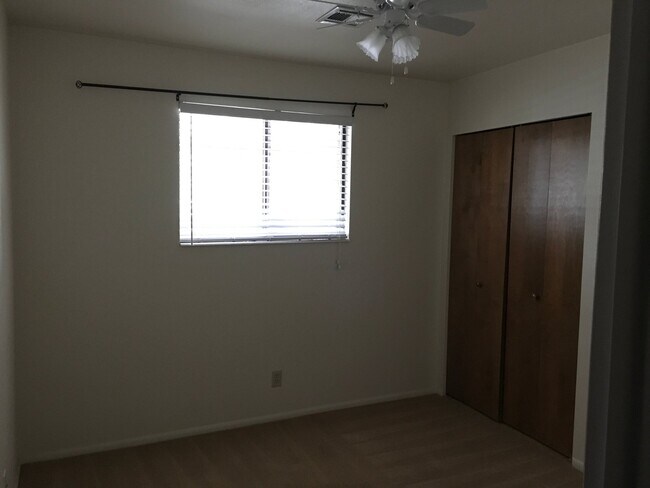 Building Photo - 255 S 200 E