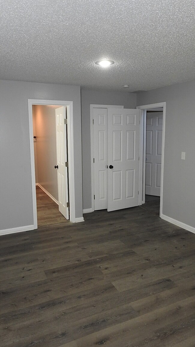 Building Photo - Welcome home to this spacious 3 bedrooms and 2 full baths duplex located on Orchard St in Pleasan...