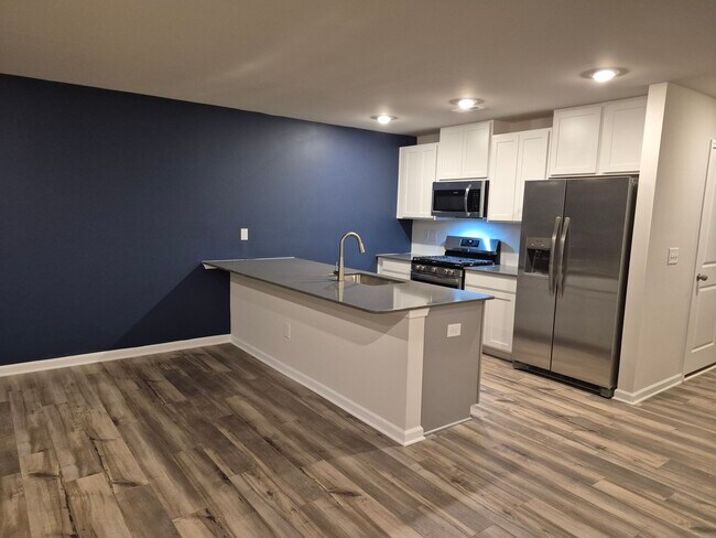 Building Photo - 304 Detroit Ln