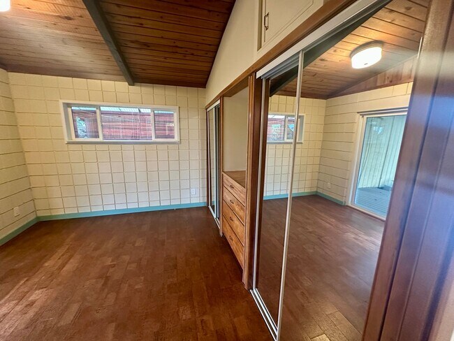 Building Photo - Stunning Encinitas Apartment with Panoramic Views