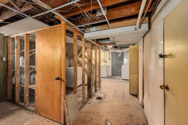 Building Photo - 3940 Delmar Ave