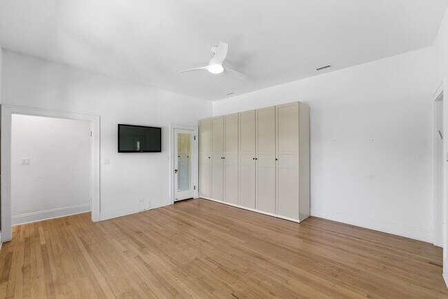 Building Photo - 1615 Monroe St