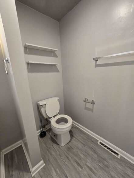 Building Photo - 72 Wilbury Pl