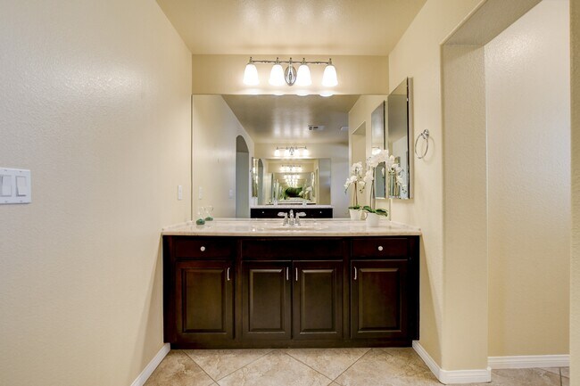 Building Photo - 6416 Shawnee Springs Ct