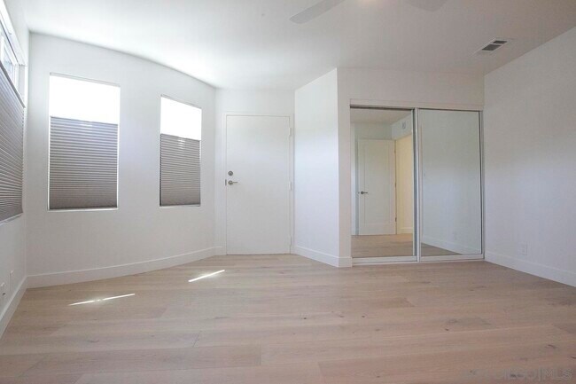 Building Photo - 8121 Camino del Sol
