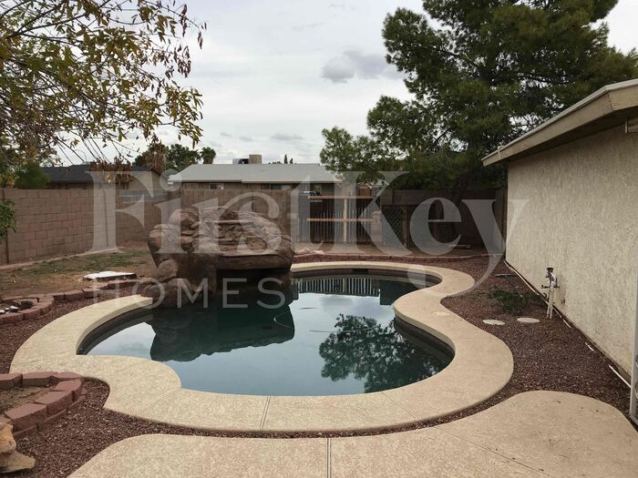 Building Photo - 6104 W Nancy Rd