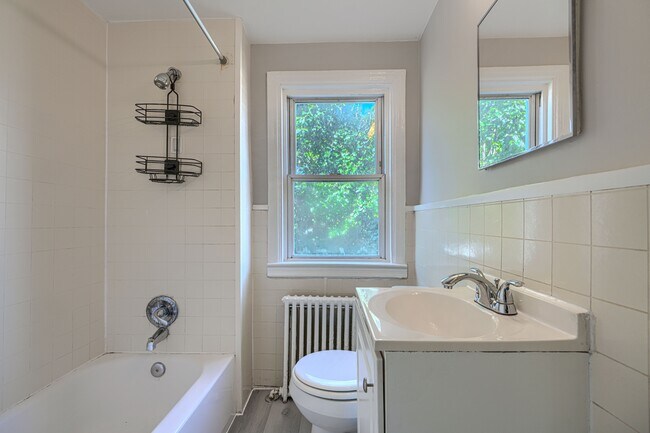Building Photo - 401 52nd St