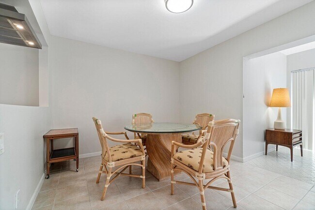 Building Photo - 22089 Cocoa Palm Way