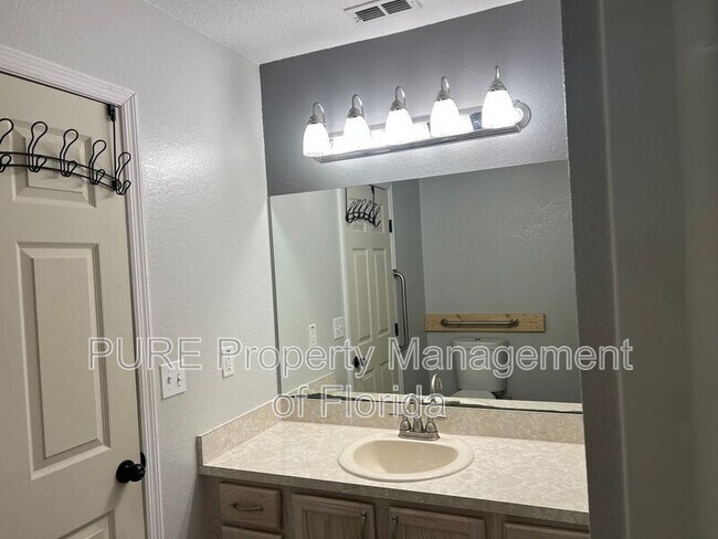 Building Photo - 112 Pecan Run