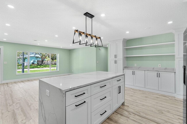 Building Photo - 406 Laurel St