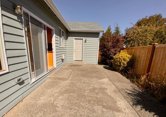 Building Photo - 11311 45th Ave SE