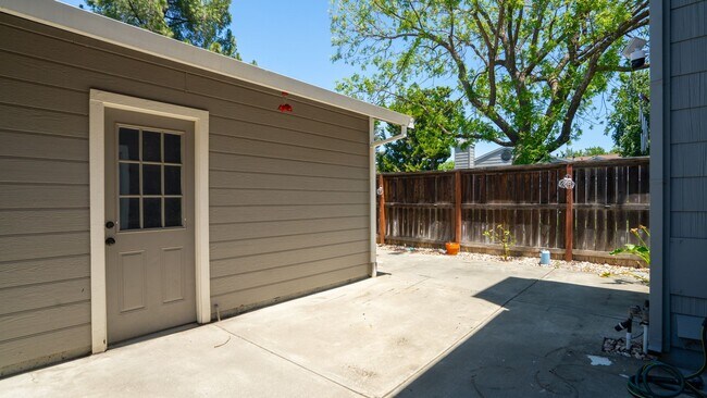 Building Photo - Prime Vacaville Location 3BD/2BA TUSD