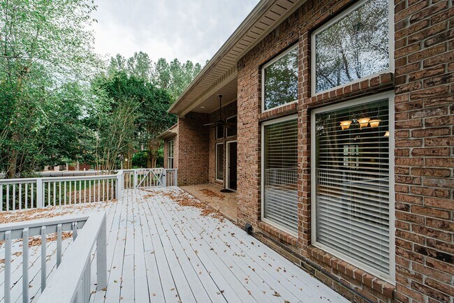 Building Photo - 2000 Square feet, of gorgeous living space in Hot Springs Village.