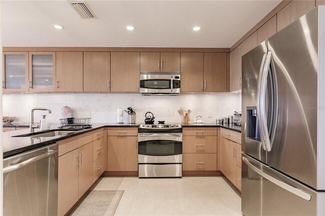 Building Photo - 1200 E Peppertree Ln