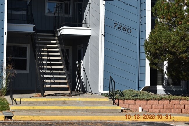 Building Photo - **MOVE IN INCENTIVE** Spacious 3 bedroom Condo - Half of February Rent FREE If Lease Signed By En...