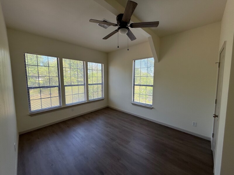 Building Photo - 4936 LA-1
