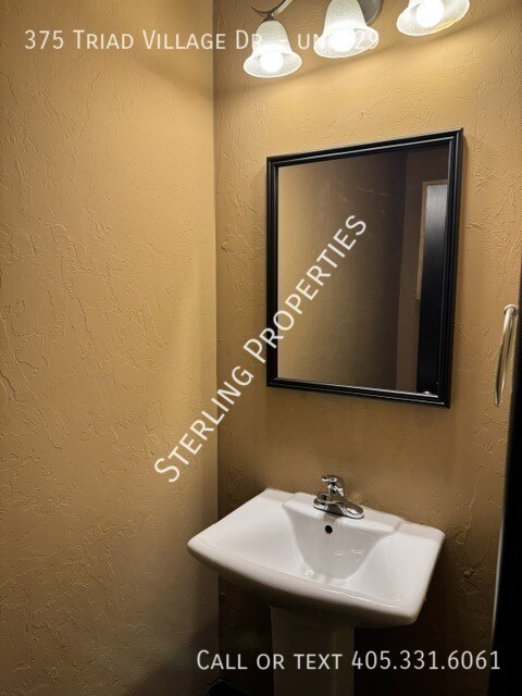 Building Photo - 375 Triad Village Dr