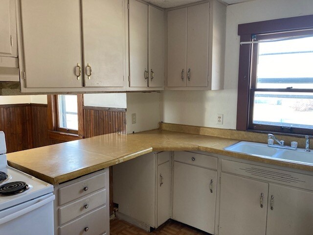 Building Photo - 1324 N Greenwich St