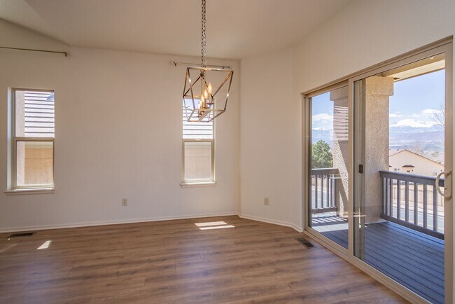 Building Photo - 8270 Regiment Ct