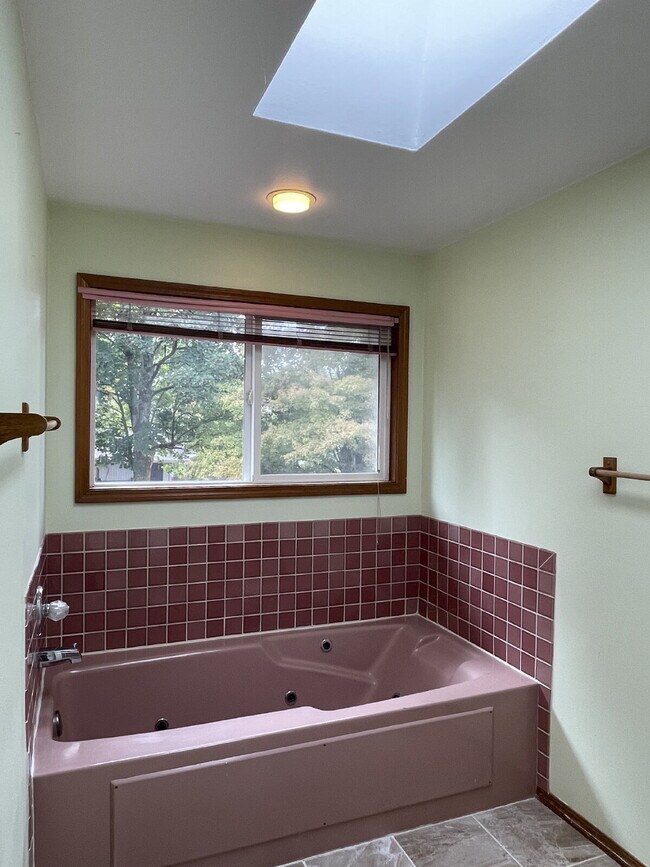 Building Photo - Classic 3-Bedroom Home with Large Yard & Attached 2-Car Garage
